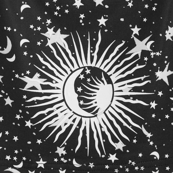 Sun & Moon Graphic Crop Tee NWT - Picture 3 of 3